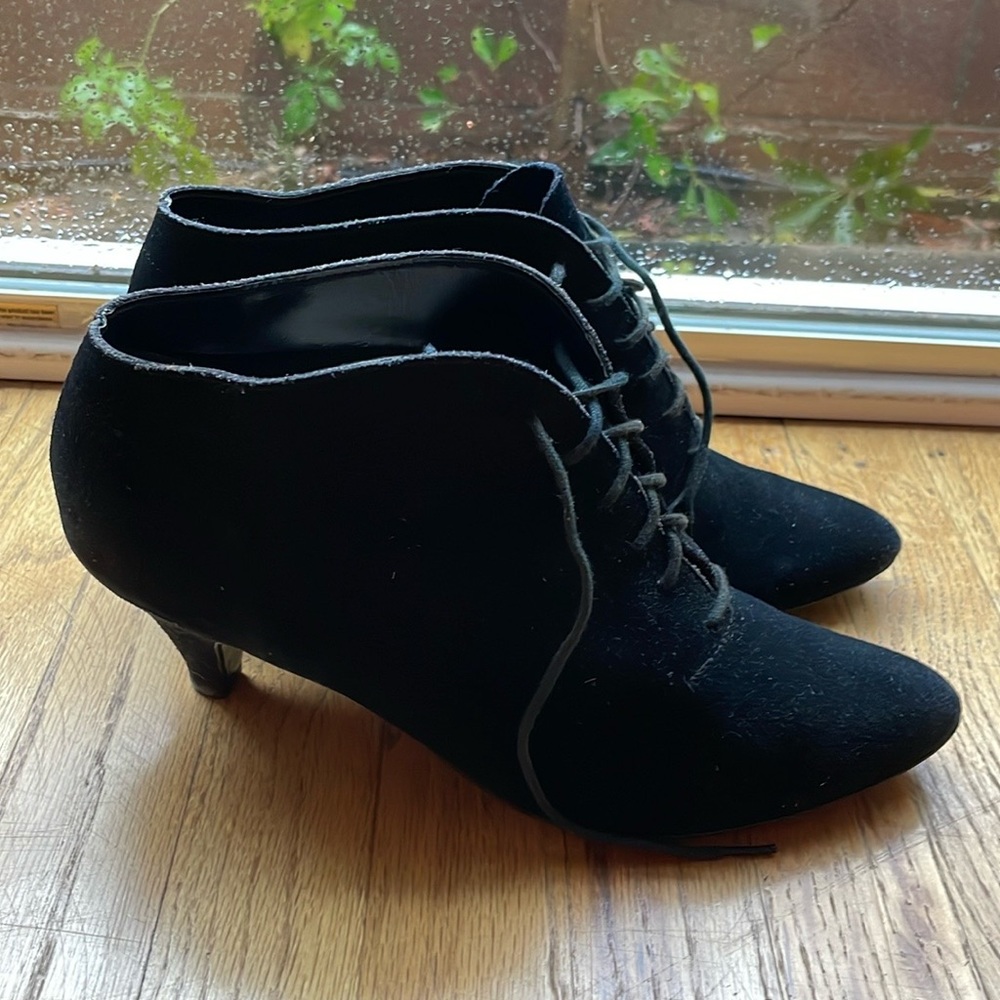 Kinney Shoes - Vintage Suede Lace Up Booties, 9B